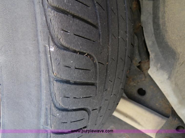 image for item B2433 2001 Ford Crown Victoria Police Interceptor