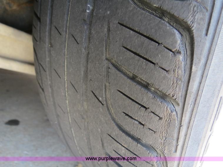 image for item B2433 2001 Ford Crown Victoria Police Interceptor