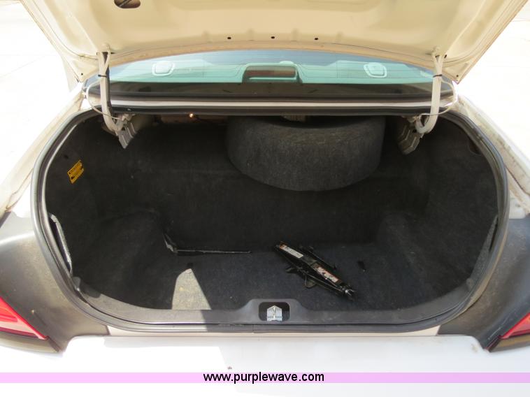 image for item B2433 2001 Ford Crown Victoria Police Interceptor