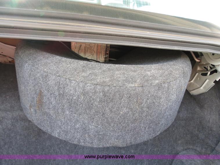 image for item B2433 2001 Ford Crown Victoria Police Interceptor