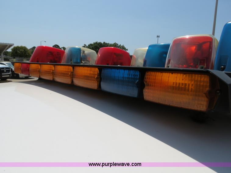 image for item B2433 2001 Ford Crown Victoria Police Interceptor