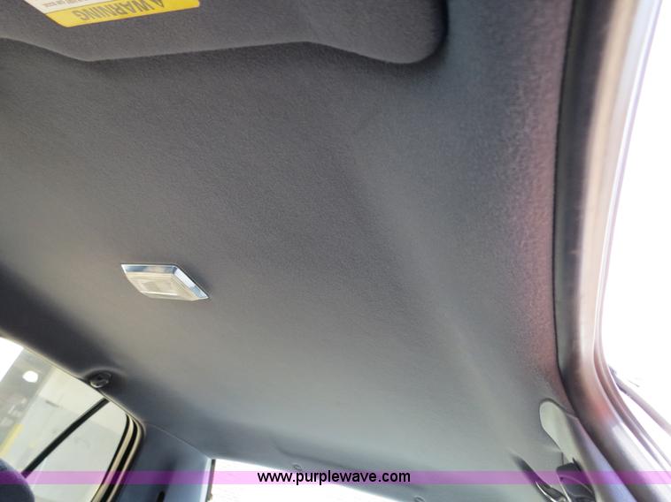 image for item B2433 2001 Ford Crown Victoria Police Interceptor