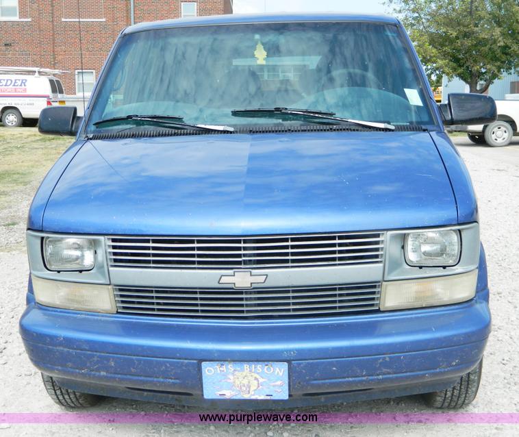 image for item B3814 1996 Chevrolet Astro van
