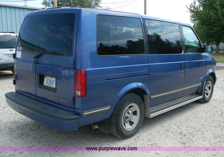 image for item B3814 1996 Chevrolet Astro van