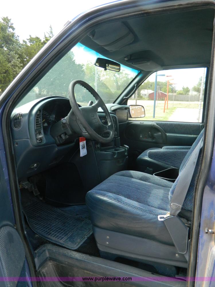 image for item B3814 1996 Chevrolet Astro van