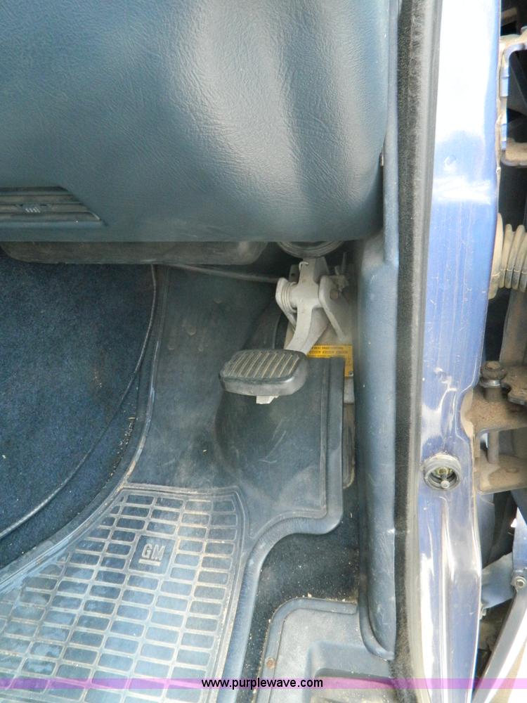 image for item B3814 1996 Chevrolet Astro van