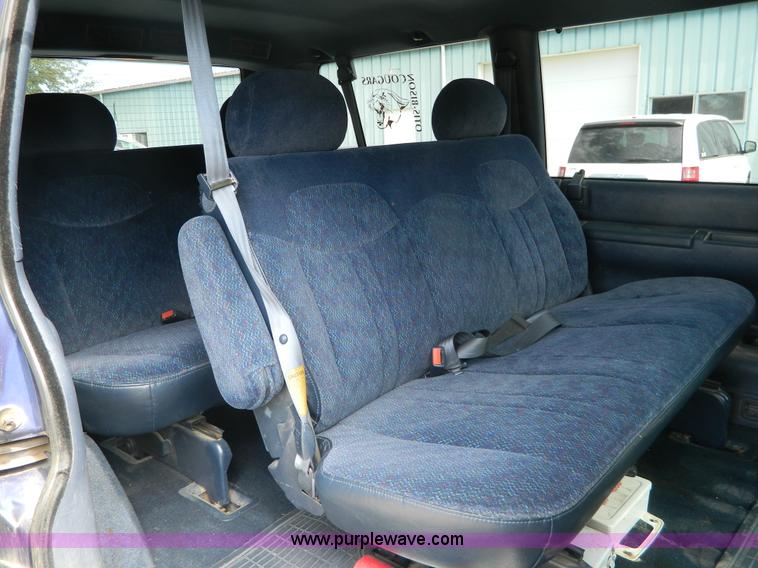 image for item B3814 1996 Chevrolet Astro van