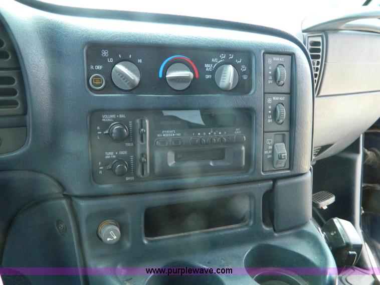 image for item B3814 1996 Chevrolet Astro van