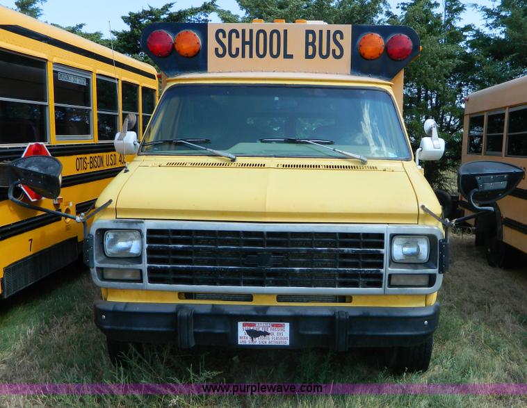 image for item B3817 1993 Chevrolet G30 bus