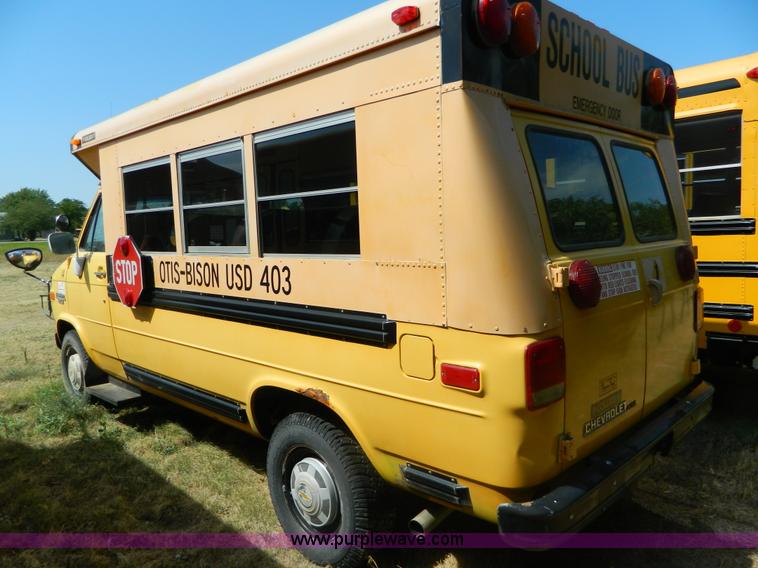 image for item B3817 1993 Chevrolet G30 bus