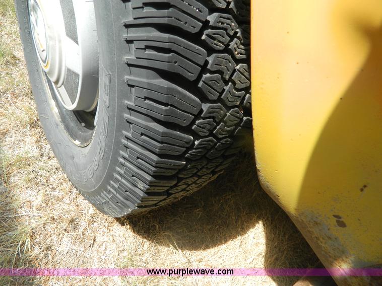 image for item B3817 1993 Chevrolet G30 bus