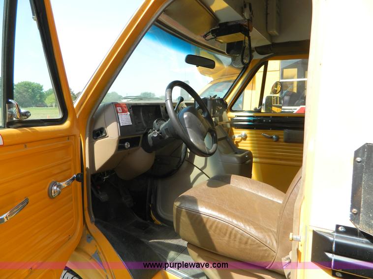 image for item B3817 1993 Chevrolet G30 bus