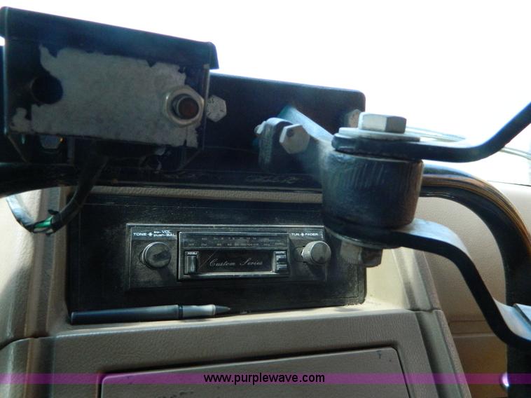 image for item B3817 1993 Chevrolet G30 bus