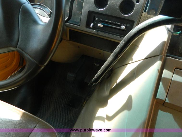 image for item B3817 1993 Chevrolet G30 bus