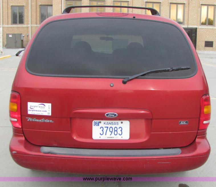 image for item C2571 1998 Ford Winstar mini van