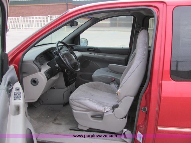 image for item C2571 1998 Ford Winstar mini van