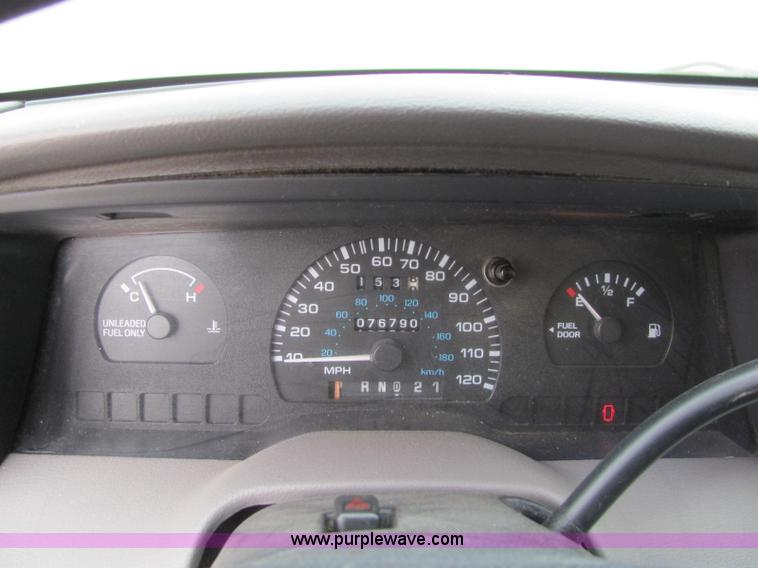 image for item C2571 1998 Ford Winstar mini van