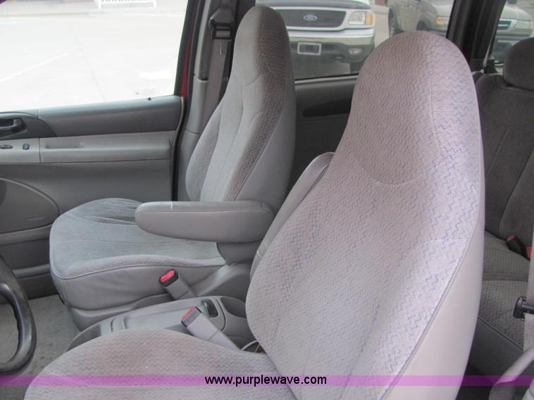 image for item C2571 1998 Ford Winstar mini van