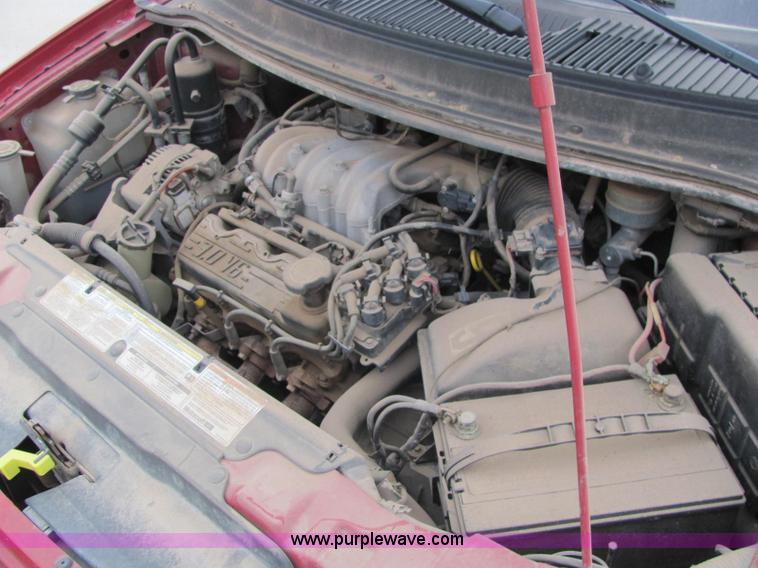 image for item C2571 1998 Ford Winstar mini van