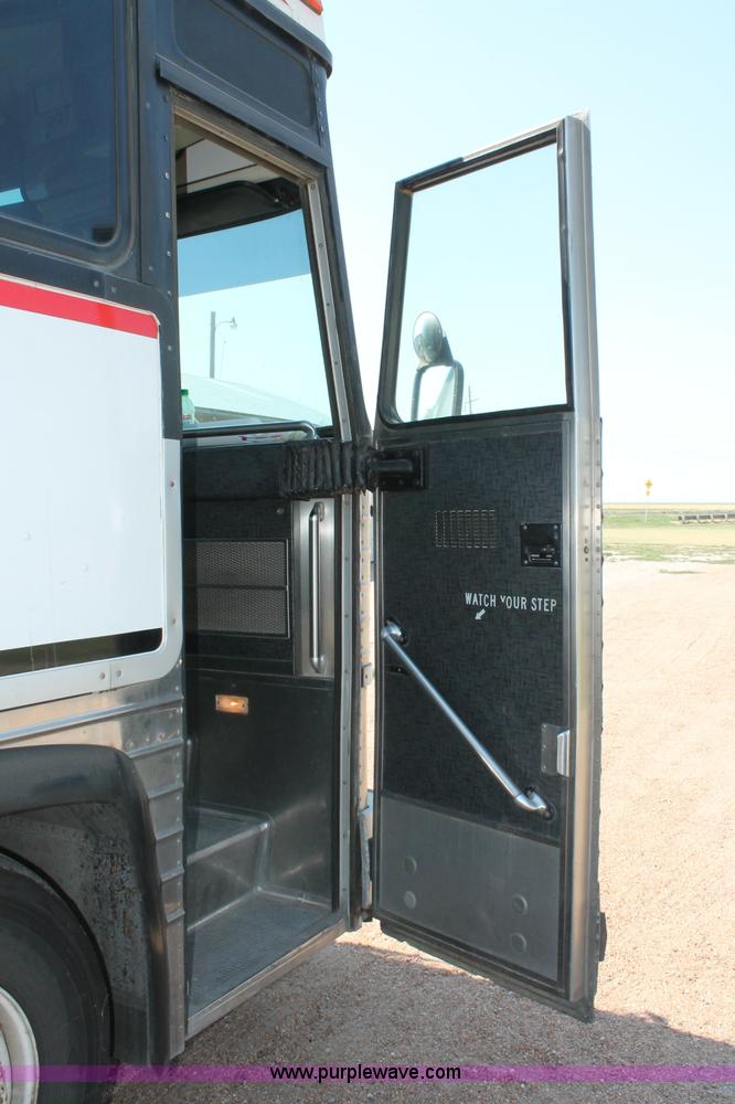 image for item C2584 1989 MCI MC-9 motor coach bus