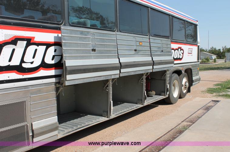image for item C2584 1989 MCI MC-9 motor coach bus