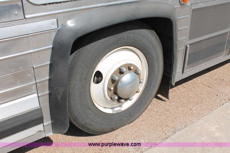 image for item C2584 1989 MCI MC-9 motor coach bus