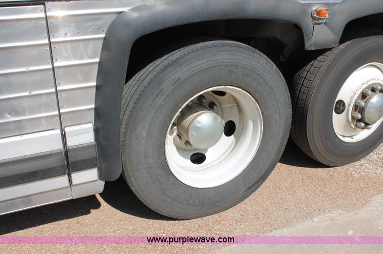 image for item C2584 1989 MCI MC-9 motor coach bus