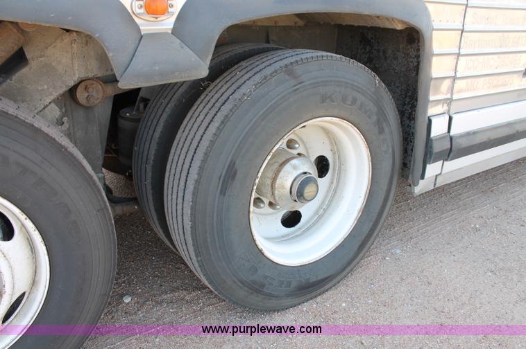 image for item C2584 1989 MCI MC-9 motor coach bus