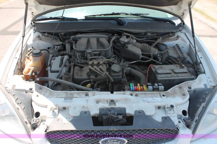 image for item C2692 2005 Ford Taurus SE