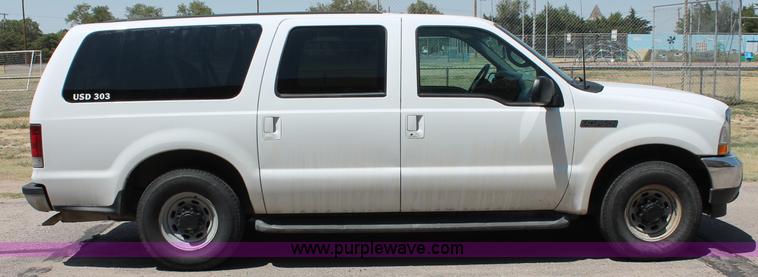 image for item C2693 2002 Ford Excursion XLT SUV
