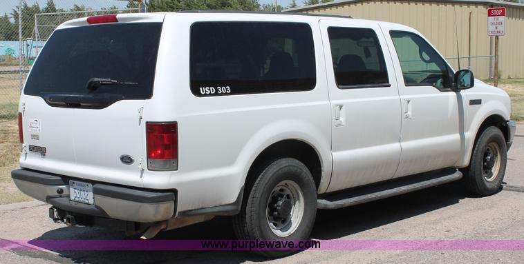image for item C2693 2002 Ford Excursion XLT SUV