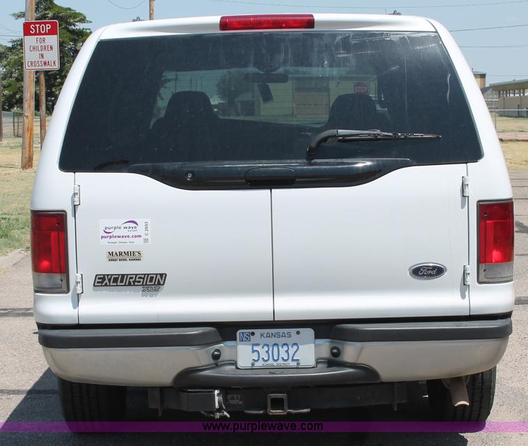 image for item C2693 2002 Ford Excursion XLT SUV