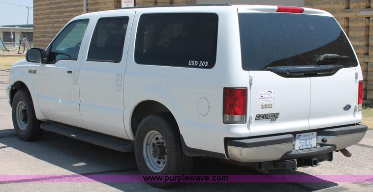 image for item C2693 2002 Ford Excursion XLT SUV