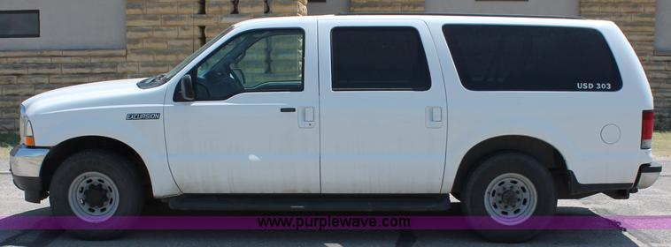 image for item C2693 2002 Ford Excursion XLT SUV