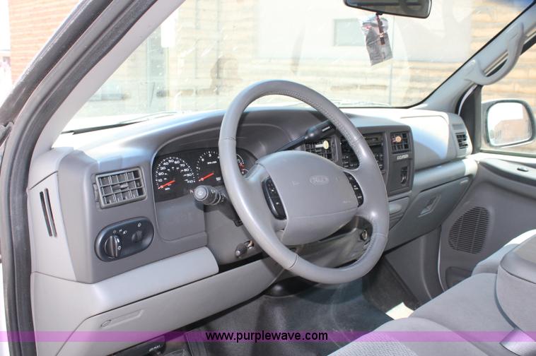 image for item C2693 2002 Ford Excursion XLT SUV