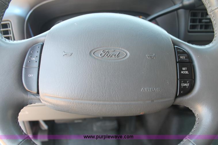 image for item C2693 2002 Ford Excursion XLT SUV