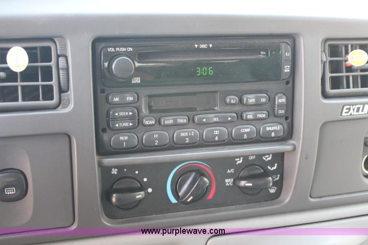 image for item C2693 2002 Ford Excursion XLT SUV