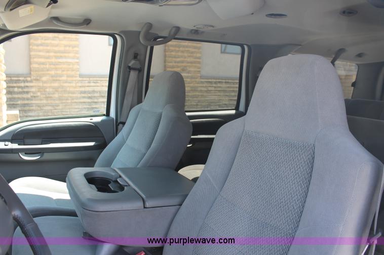 image for item C2693 2002 Ford Excursion XLT SUV