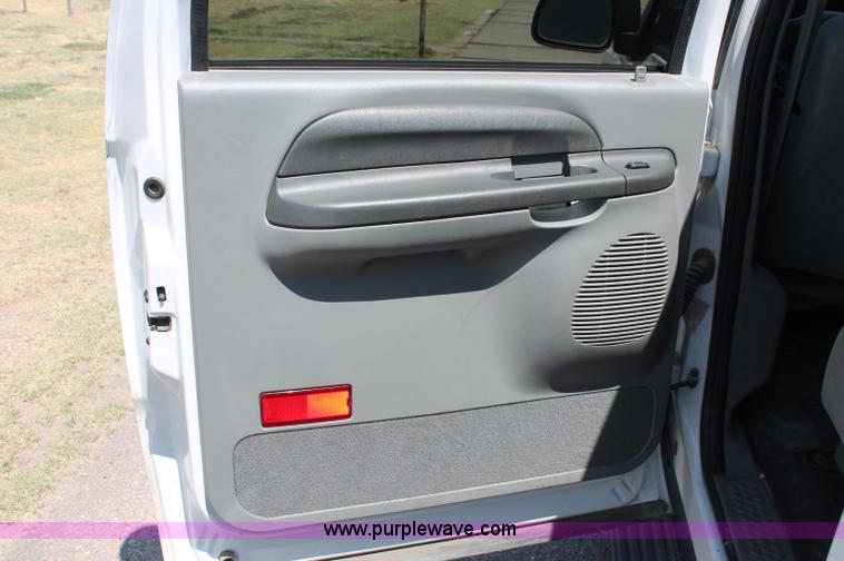 image for item C2693 2002 Ford Excursion XLT SUV