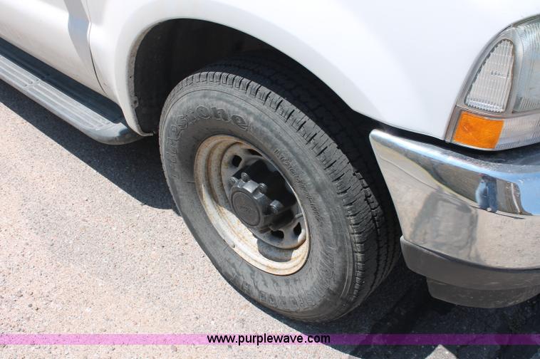 image for item C2693 2002 Ford Excursion XLT SUV