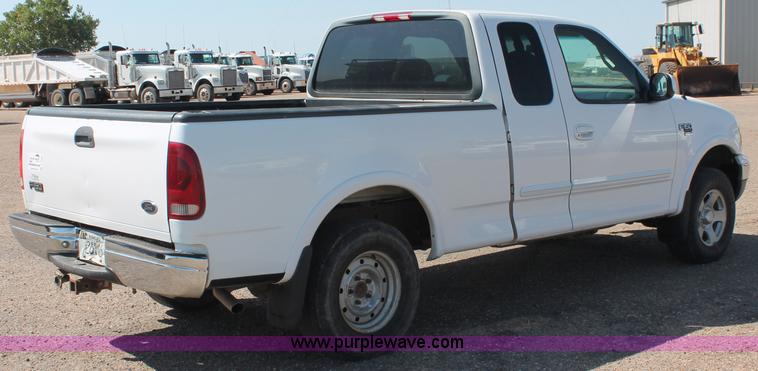 image for item C2696 1999 Ford F150 XLT extended cab pickup truck
