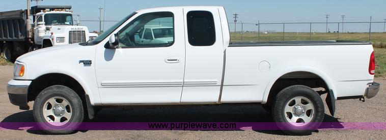 image for item C2696 1999 Ford F150 XLT extended cab pickup truck