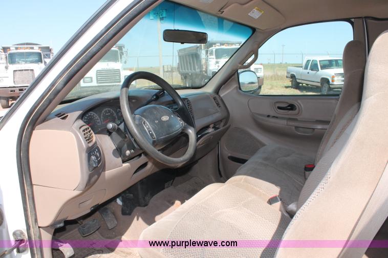 image for item C2696 1999 Ford F150 XLT extended cab pickup truck
