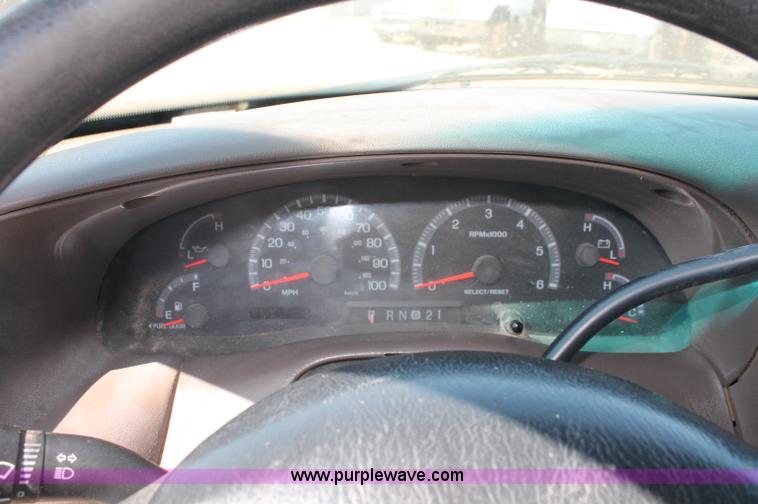 image for item C2696 1999 Ford F150 XLT extended cab pickup truck