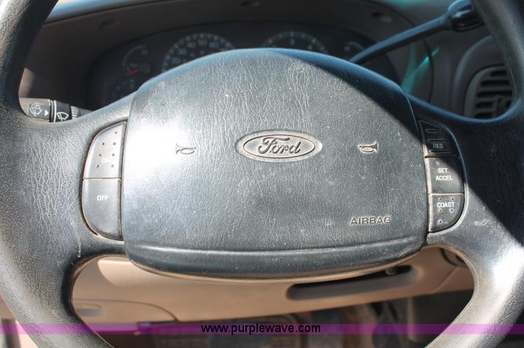 image for item C2696 1999 Ford F150 XLT extended cab pickup truck