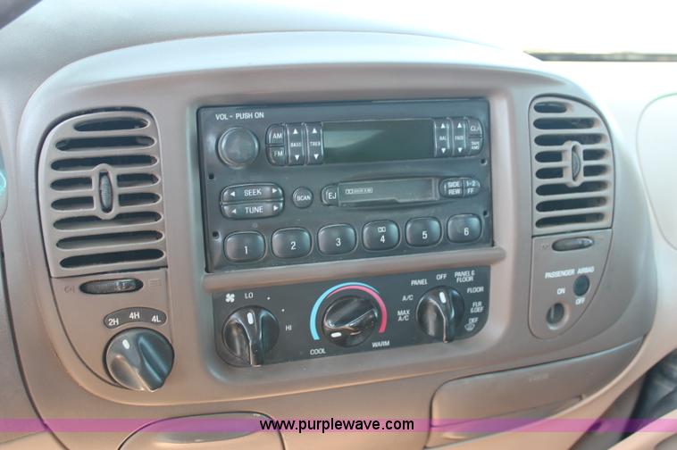 image for item C2696 1999 Ford F150 XLT extended cab pickup truck