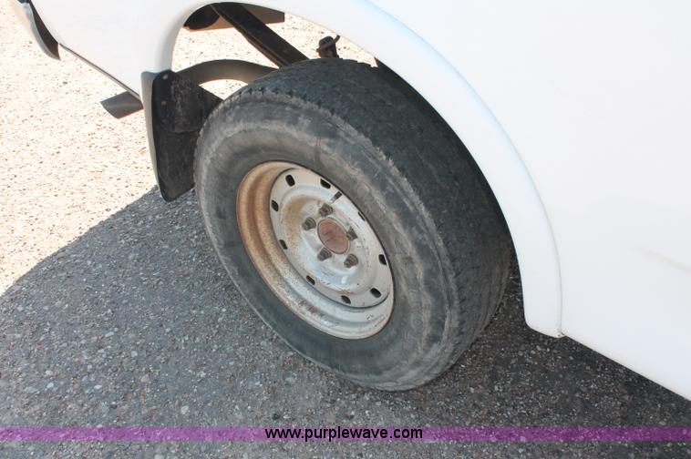 image for item C2696 1999 Ford F150 XLT extended cab pickup truck