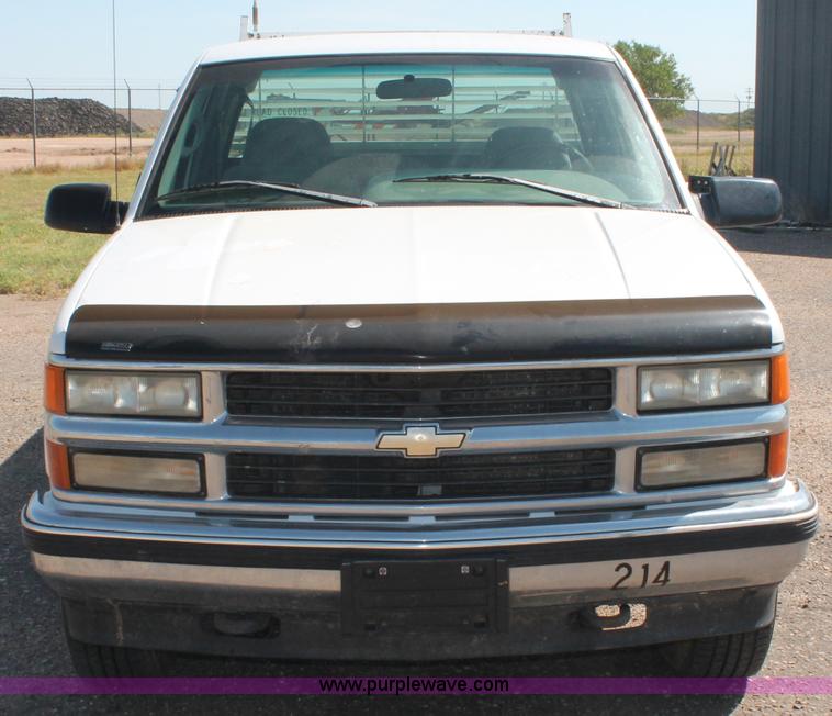image for item C2697 1995 Chevrolet Silverado 1500 extended cab pickup truck