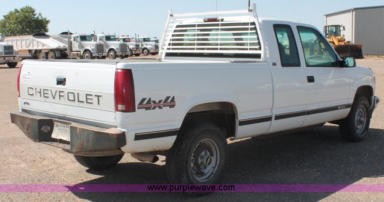 image for item C2697 1995 Chevrolet Silverado 1500 extended cab pickup truck