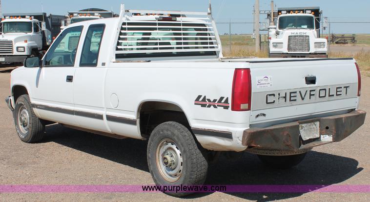image for item C2697 1995 Chevrolet Silverado 1500 extended cab pickup truck